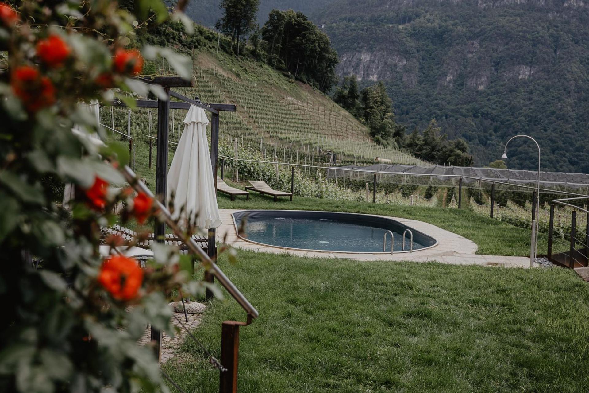Engadiner Apartments & Wines Montagna Exterior photo